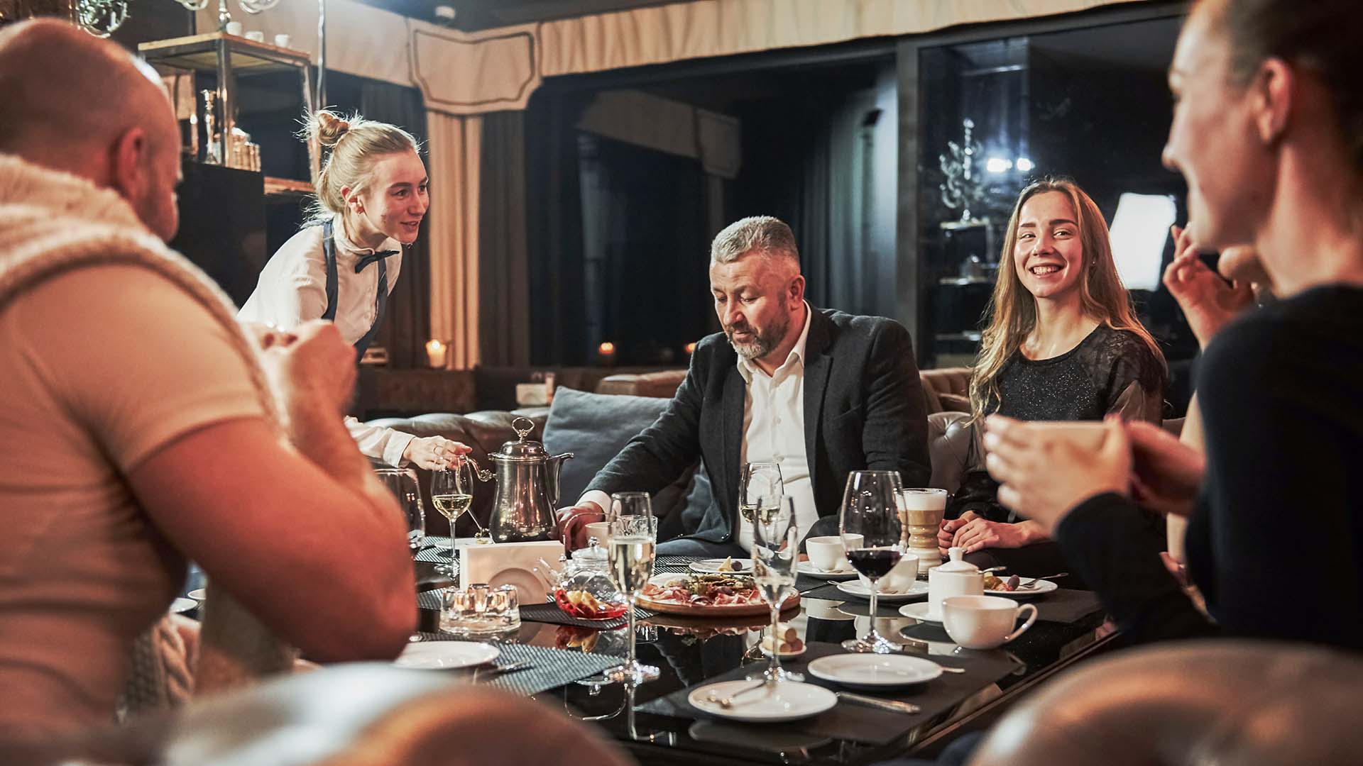 Hypnose Dinner Augsburg - Hypnose Dinner voller Überraschungen