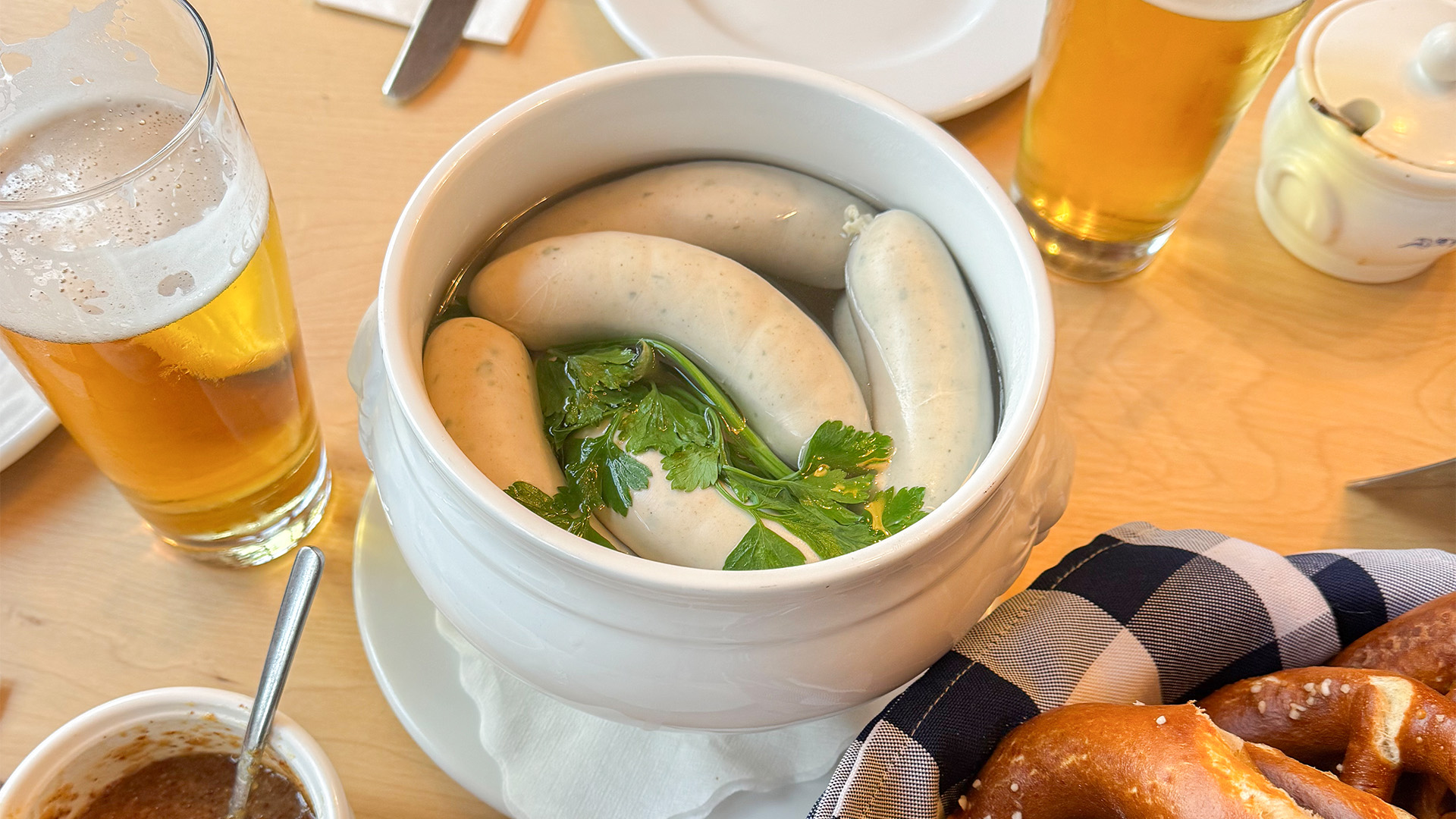 Weißwurstfrühstück auf der Zille Regensburg (Mo-Fr)