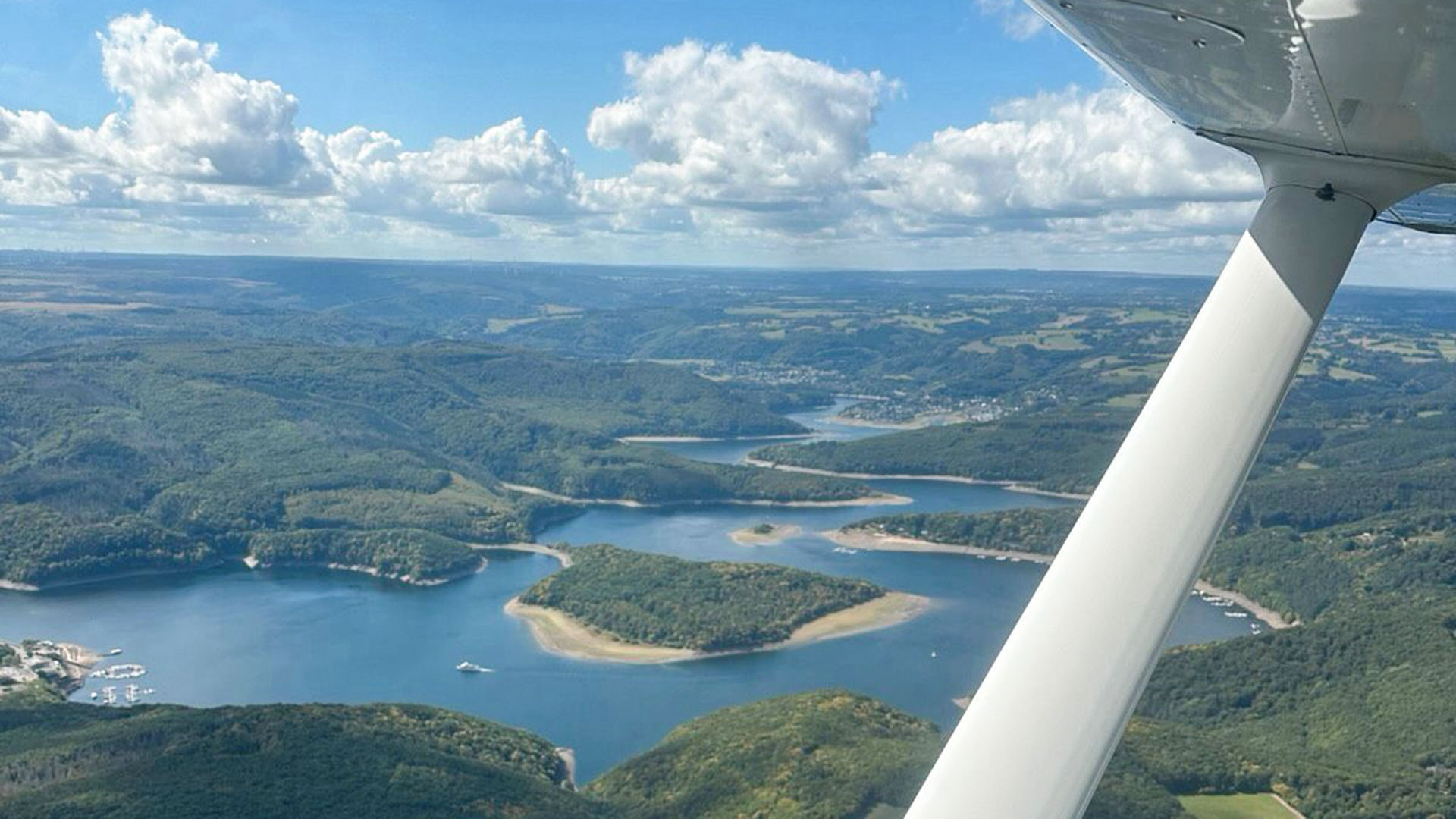 Rundflug im Ultraleichtflugzeug Würselen (30 Min.)