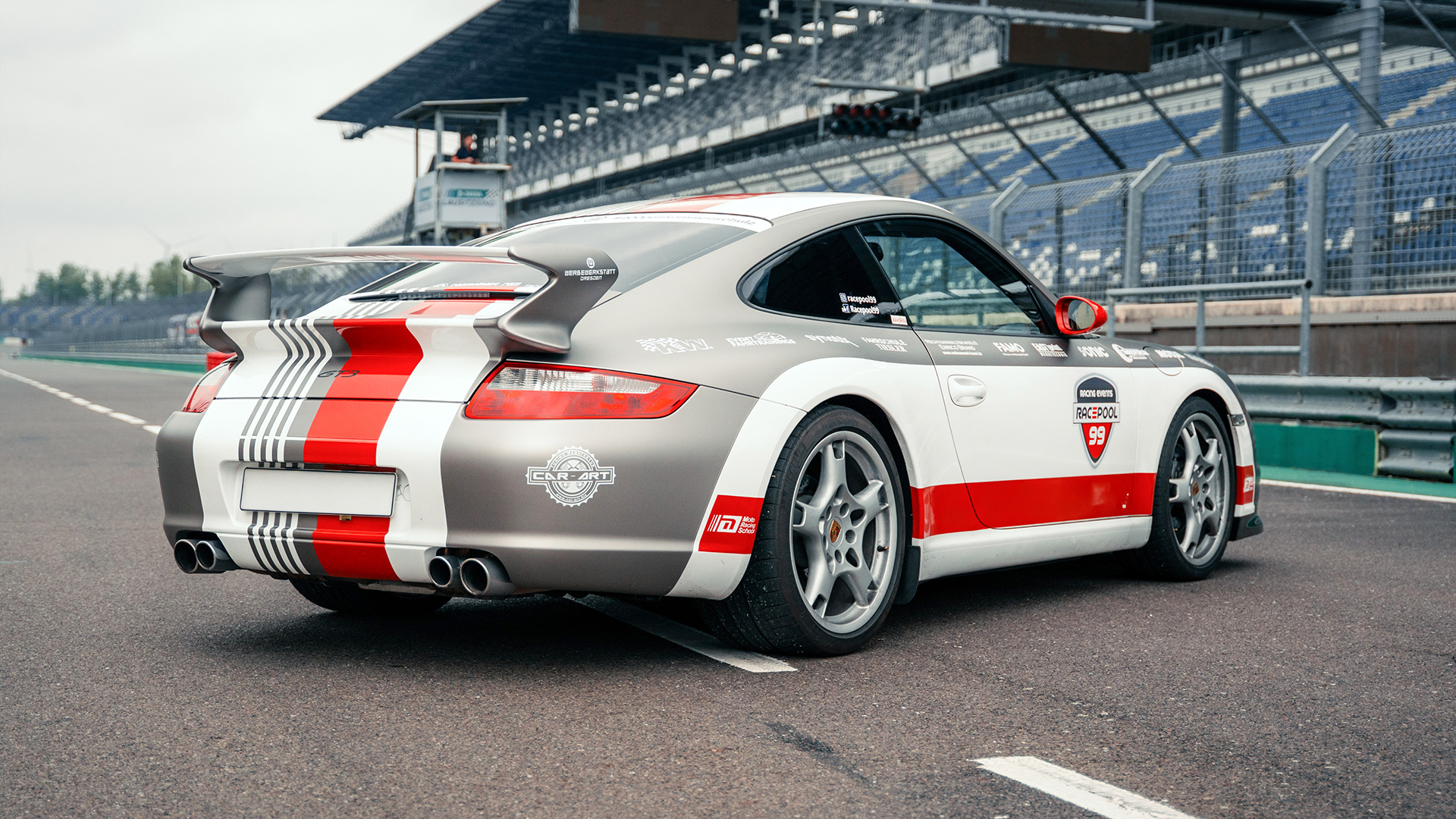 Porsche 911 GT3 selber fahren ab 14 Jahre (2 Rd.) - Mit 14 im GT3 durchstarten in Schönwald,Templin,Oberlungwitz,Schipkau Klettwitz,Oschersleben (Bod und weitere Orte! Porsche 911 GT3 selber fahren ab 14 Jahre (2 Rd.) - Mit 14 im GT3 durchstarten in Schönwald,Templin,Oberlungwitz,Schipkau Klettwitz,Oschersleben (Bod und weitere Orte!