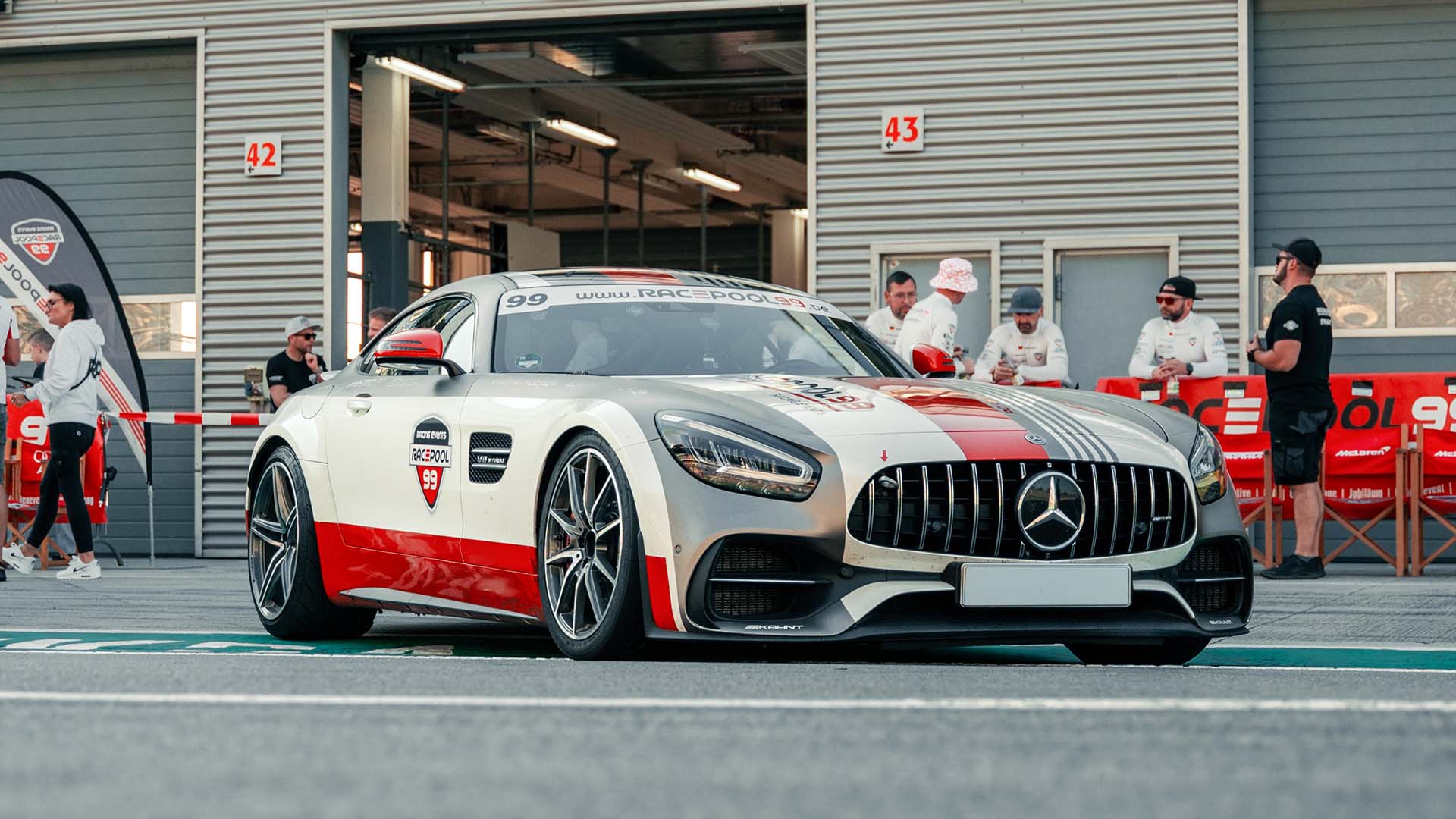 Mercedes AMG selber fahren ab 14 Jahre (3 Rd.) in Oschersleben (Bode)