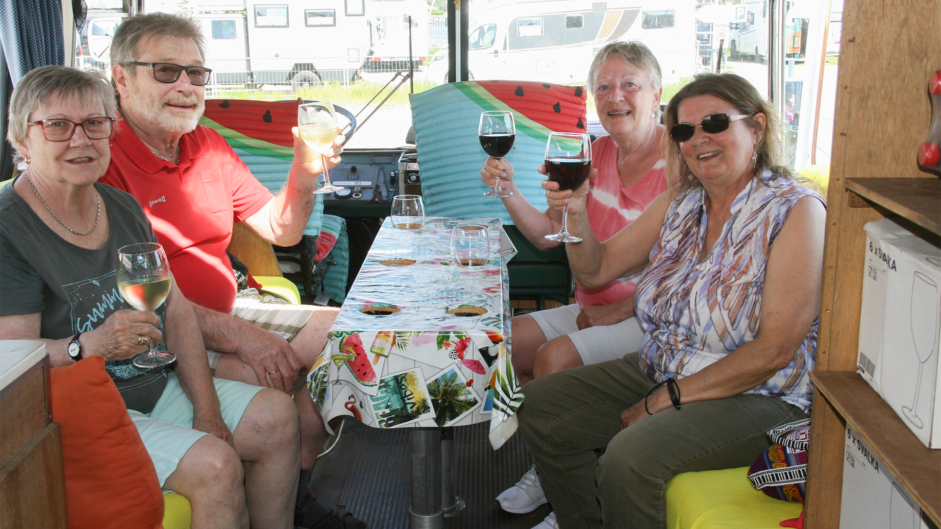 Weintour mit Oldtimerbus für 4 Warnemünde (4 Std.) in Rostock