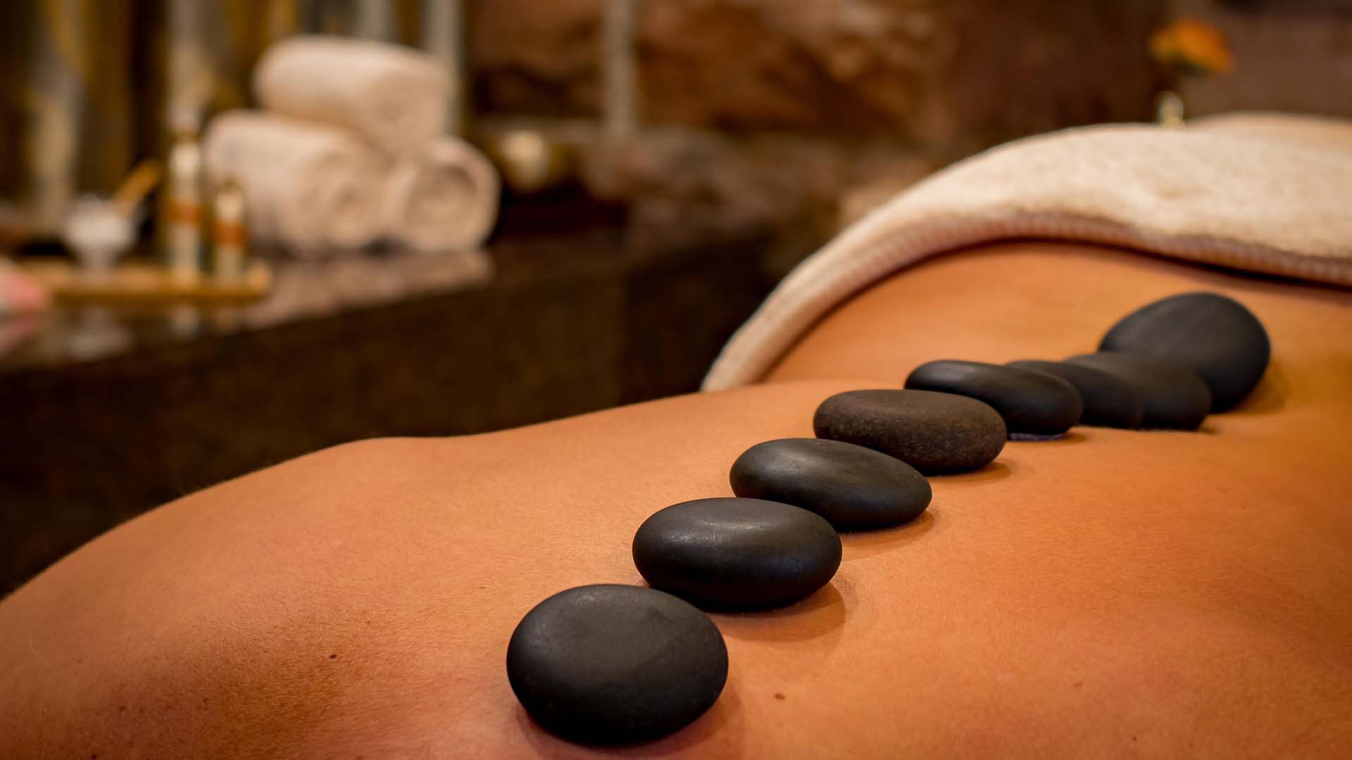 Hot Stone Massage Köln (Frauen)