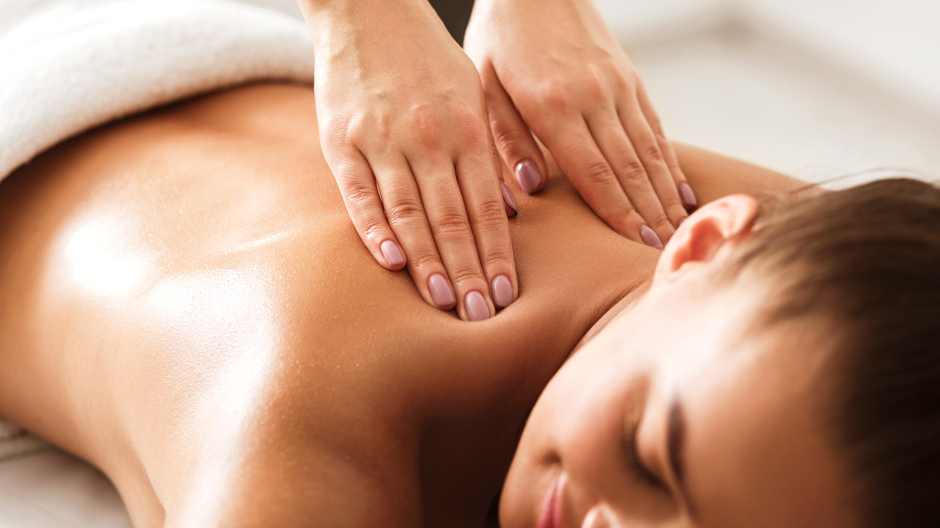 Wellness Massage mit Ganzkörperpackung