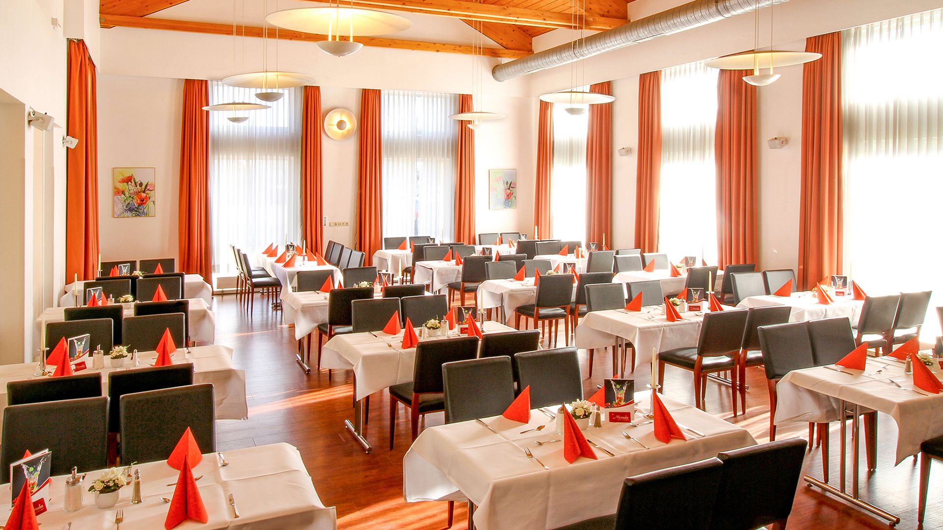 Krimi-Dinner-Erlebnis in Gotha für 2 (2 Nächte) - Mordsspaß trifft Thüringer Genuss Krimi-Dinner-Erlebnis in Gotha für 2 (2 Nächte) - Mordsspaß trifft Thüringer Genuss