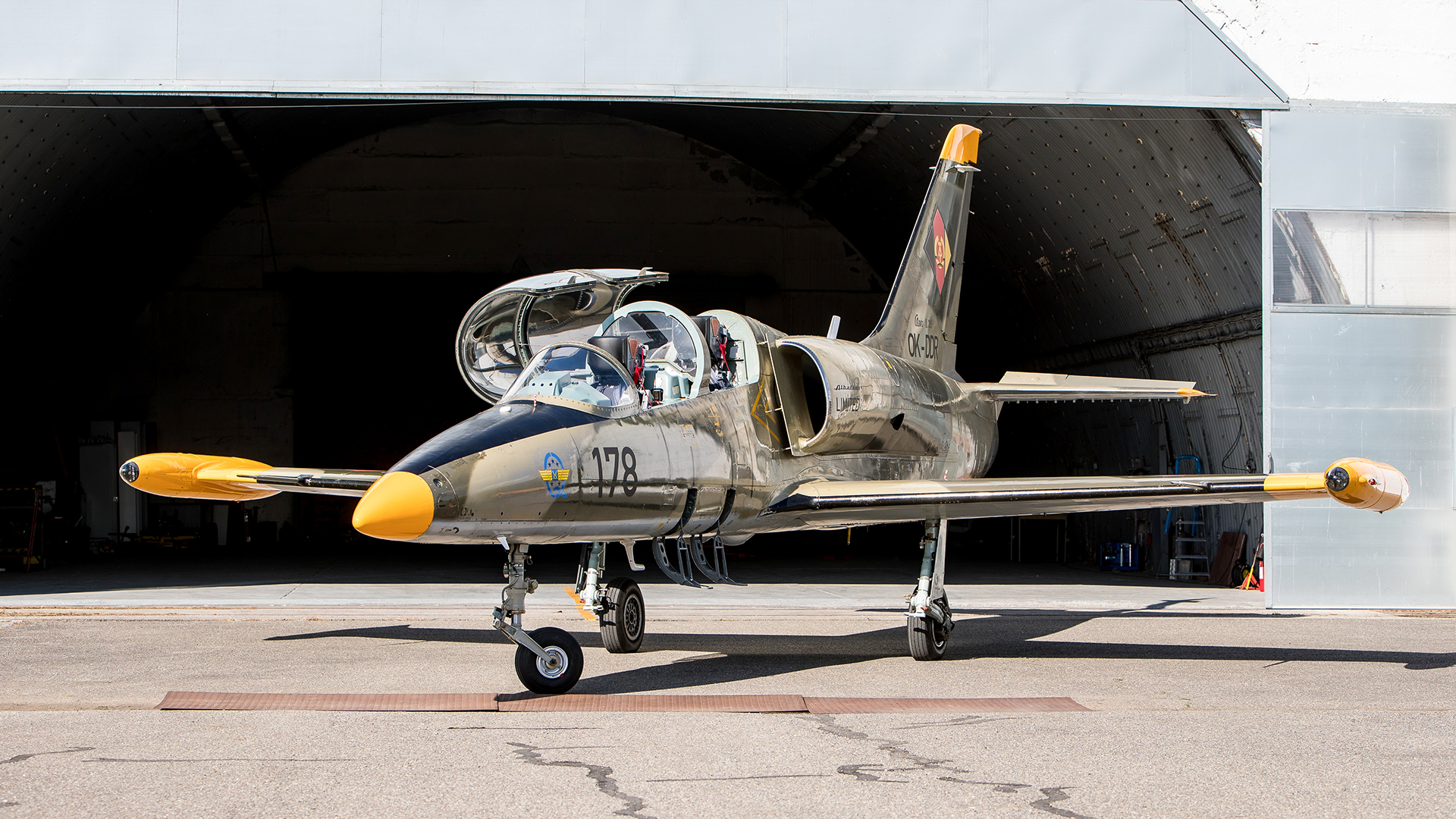 Jet Fliegen L-39 in Brünn (30 Min.) – Brünn von oben: Dein Jetabenteuer beginnt! Jet Fliegen L-39 in Brünn (30 Min.) – Brünn von oben: Dein Jetabenteuer beginnt!