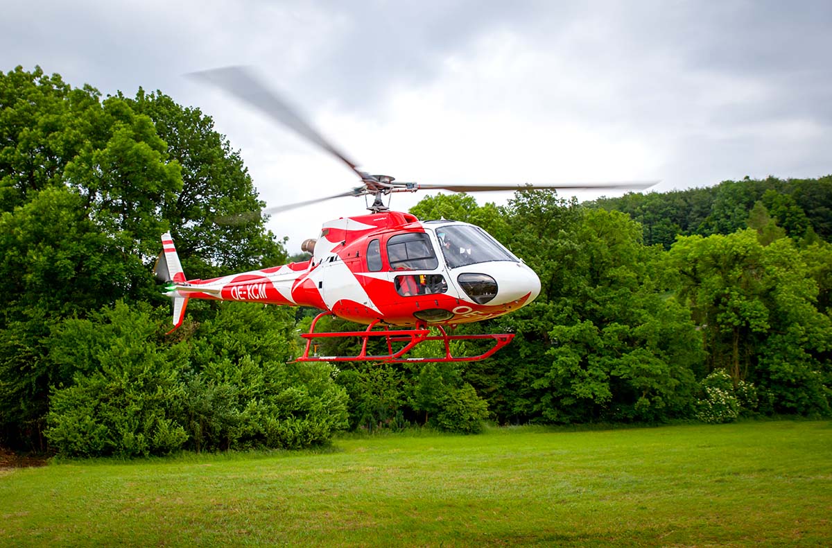 Hubschrauber Rundflug Kottingbrunn (20 M... Hubschrauber Rundflug Kottingbrunn (20 M...