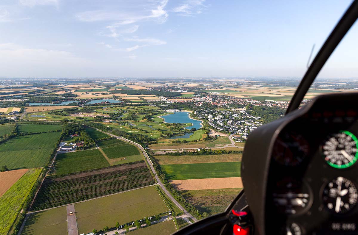 Hubschrauber Rundflug Kottingbrunn (20 M... Hubschrauber Rundflug Kottingbrunn (20 M...