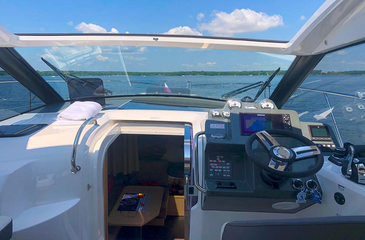 Motoryacht Waren (Fun Cruise - 4 Std.) Motoryacht Waren (Fun Cruise - 4 Std.)