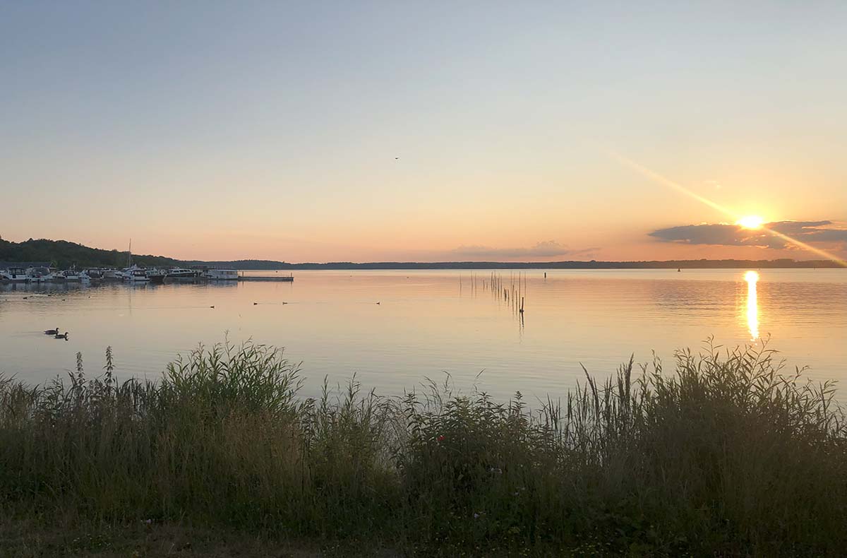 Motoryacht Waren (Sundowner - 2 Std.)