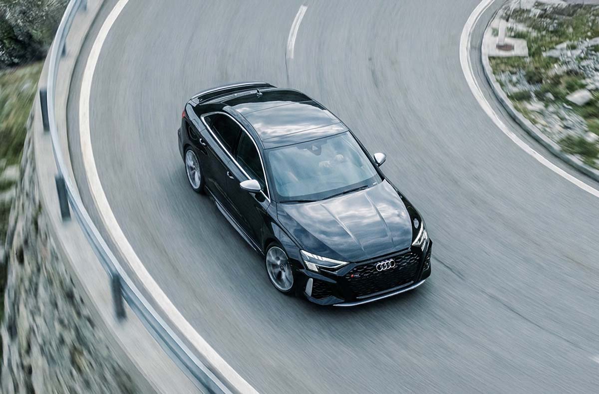 Audi RS3 mieten Limburg (24 Std.) – Audi RS3 fahren pure Performance erleben