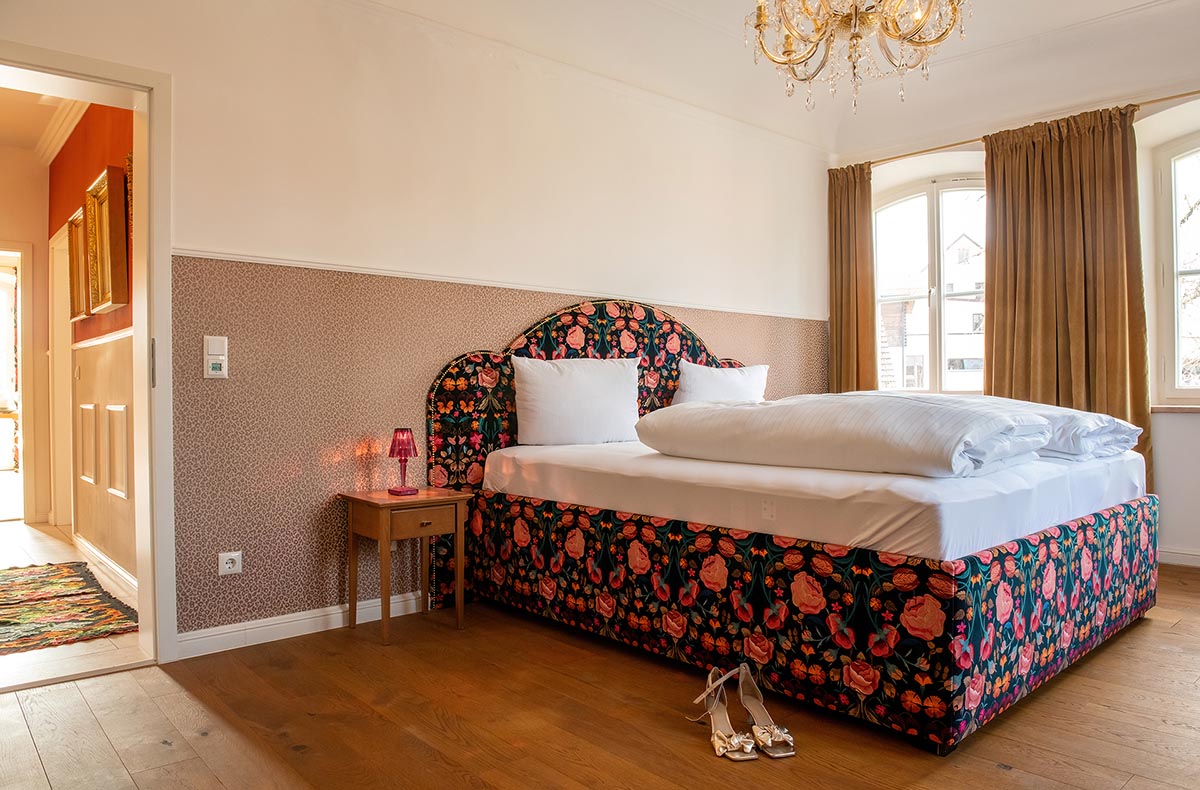 Außergewöhnlich Übernachten im Schloss Rottenburg für 8 (2 Nächte) - Schlosszauber trifft Luxus: Wohnen wie einst Könige in Rottenburg a.d.Laaber