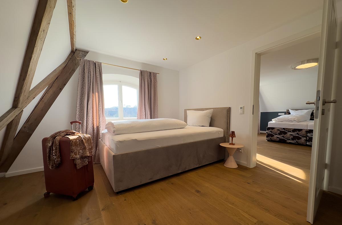 Außergewöhnlich Übernachten im Schloss Rottenburg für 8 (2 Nächte) - Schlosszauber trifft Luxus: Wohnen wie einst Könige in Rottenburg a.d.Laaber