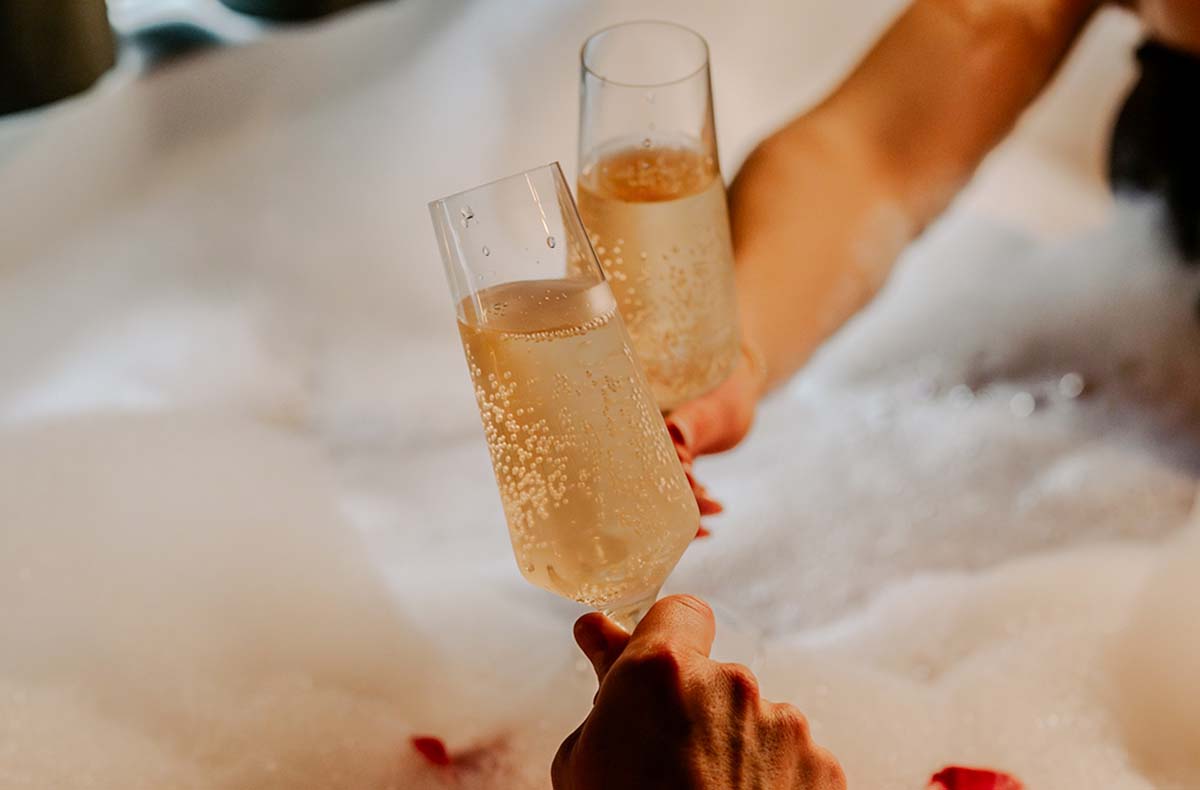 2 Tag(e) Außergewöhnlich Übernachten in der Spa Suite für 2 (1 Nacht) in Luzern 2 Tag(e) Außergewöhnlich Übernachten in der Spa Suite für 2 (1 Nacht) in Luzern