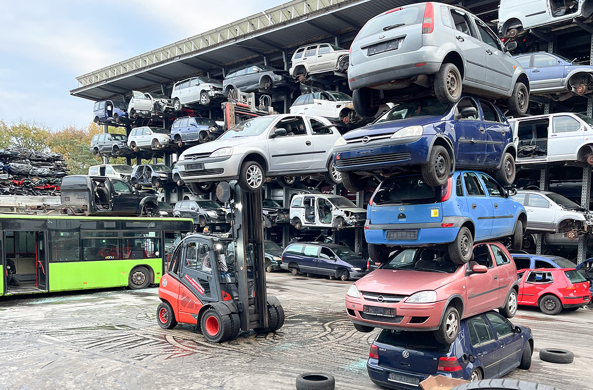 Auto zertrümmern Schloß Holte-Stukenbrock 
