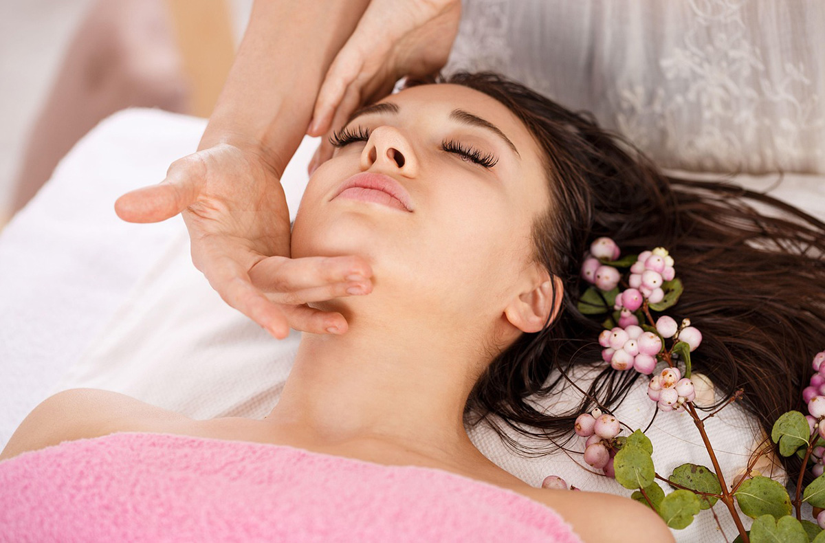 Ayurvedische Ganzkörpermassage für Frauen Berlin 