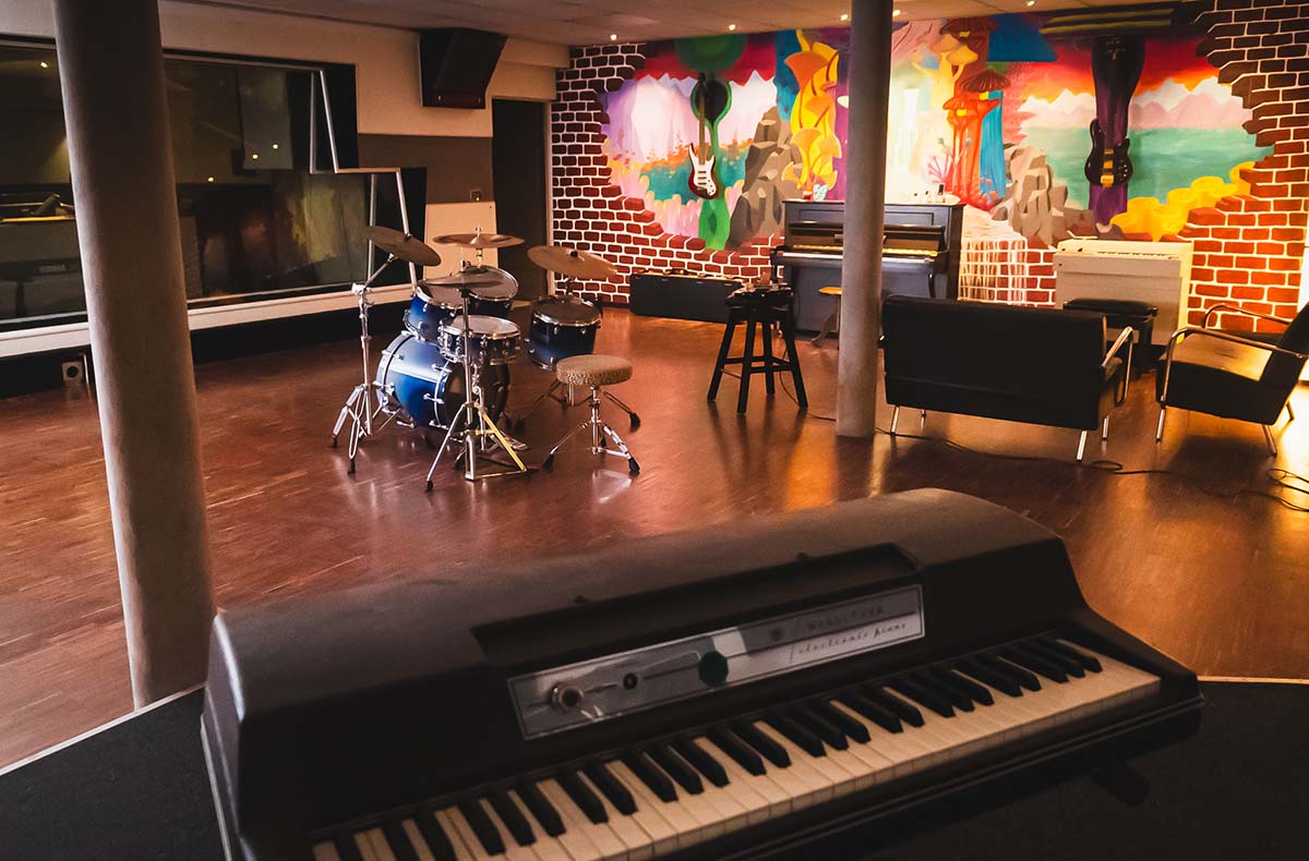 Behind the scenes Musikstudio Pulheim - Zurück zu den Wurzeln des Rock-Sounds Behind the scenes Musikstudio Pulheim - Zurück zu den Wurzeln des Rock-Sounds