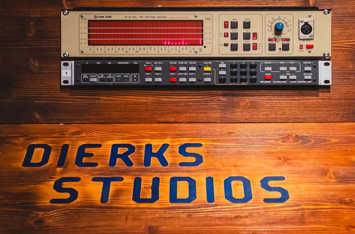 Behind the scenes Musikstudio Pulheim - Zurück zu den Wurzeln des Rock-Sounds Behind the scenes Musikstudio Pulheim - Zurück zu den Wurzeln des Rock-Sounds