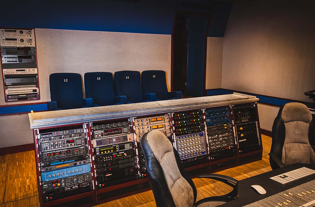 Behind the scenes Musikstudio Pulheim - Zurück zu den Wurzeln des Rock-Sounds Behind the scenes Musikstudio Pulheim - Zurück zu den Wurzeln des Rock-Sounds