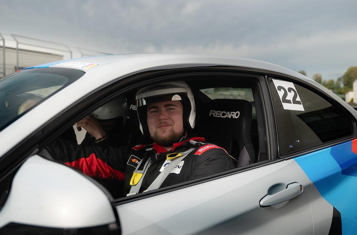 BMW M2 Competition Renntaxi Nordschleife...