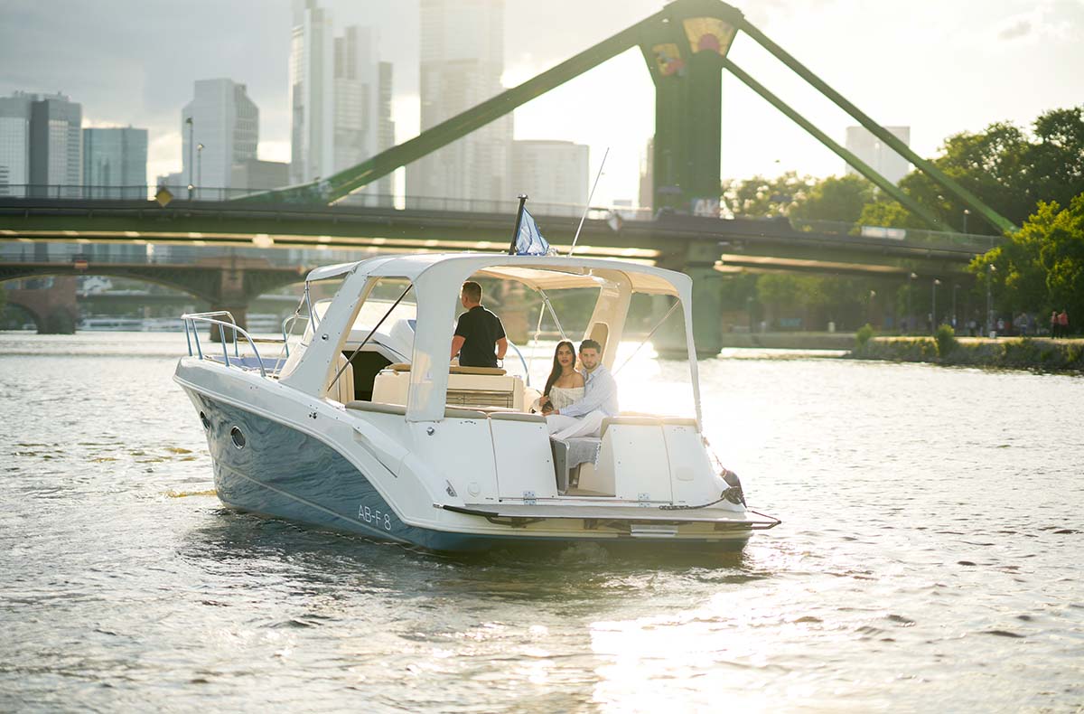 Bootsfahrt Frankfurt am Main für 2 - Jetzt erleben! Bootsfahrt Frankfurt am Main für 2 - Jetzt erleben!