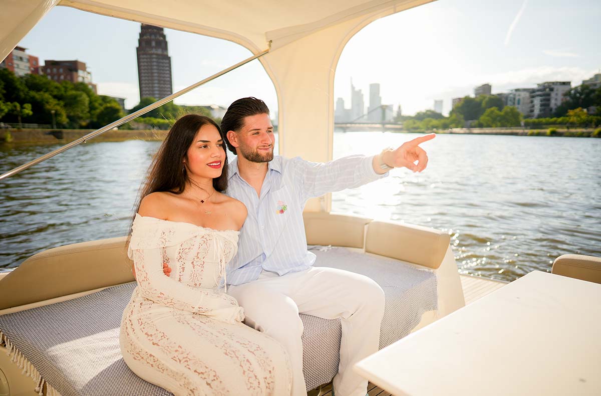 Bootsfahrt Frankfurt am Main für 2 - Jetzt erleben! Bootsfahrt Frankfurt am Main für 2 - Jetzt erleben!