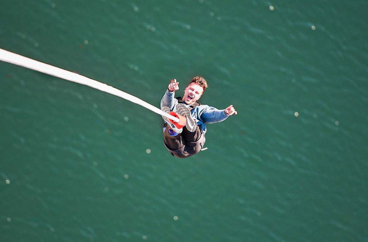 Bungee springen am Stockhorn in Wilderswil
