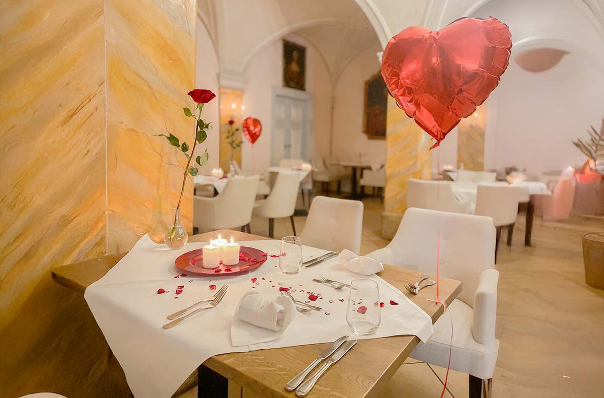 Candle-Light Dinner für 2 Eichenzell (3-Gang-Menü) - Romantik trifft Genuss: Candle-Light-Dinner in Eichenzell Candle-Light Dinner für 2 Eichenzell (3-Gang-Menü) - Romantik trifft Genuss: Candle-Light-Dinner in Eichenzell