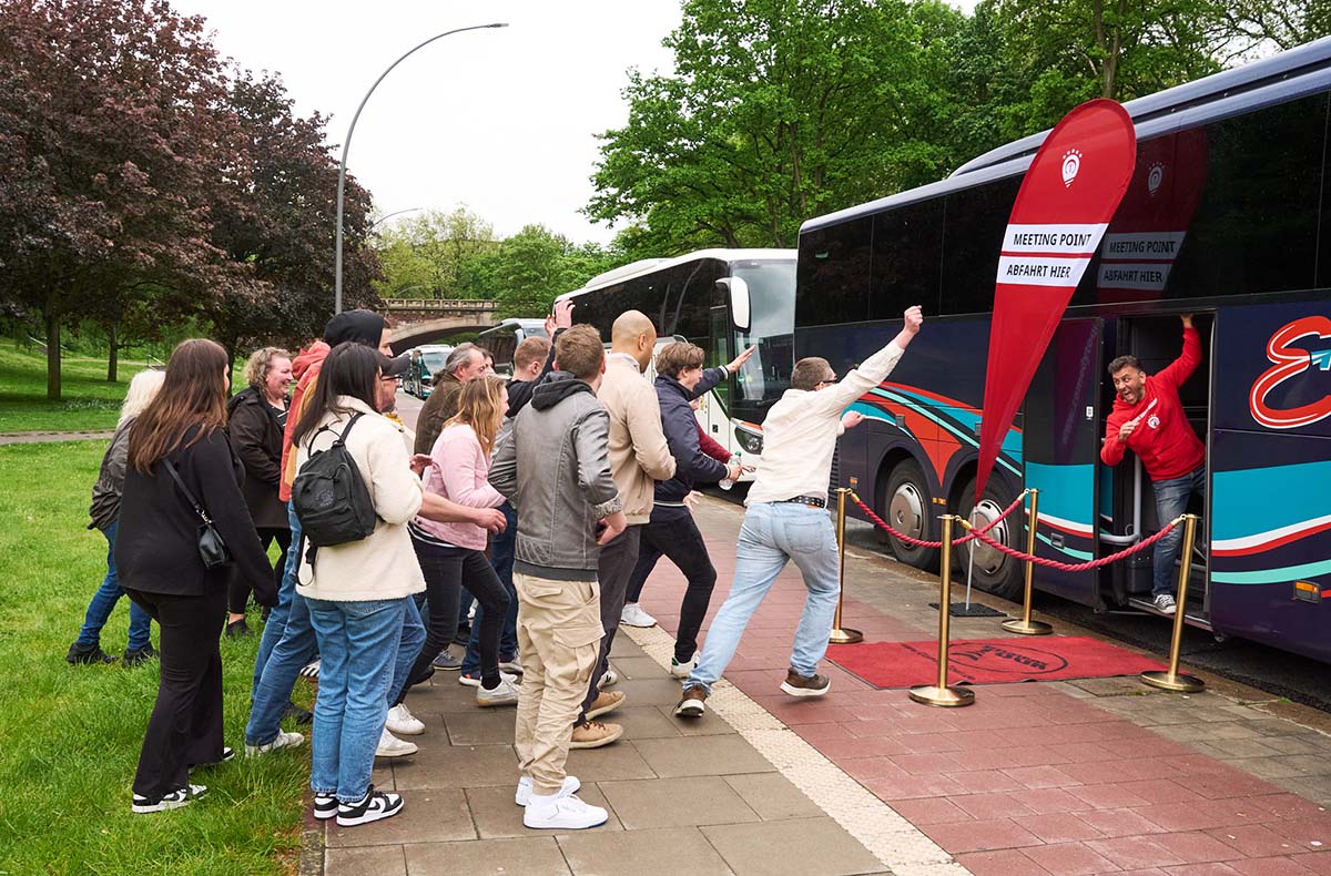 Comedy Sightseeing-Bustour - Hier findet Comedy Stadt! in Köln,Leipzig,Düsseldorf,Hamburg,Dresden,Berlin Comedy Sightseeing-Bustour - Hier findet Comedy Stadt! in Köln,Leipzig,Düsseldorf,Hamburg,Dresden,Berlin