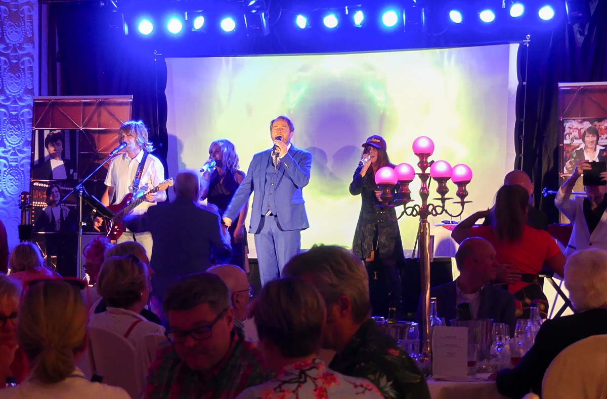 Das perfekte Schlager Dinner Aalen - Jetzt erleben!