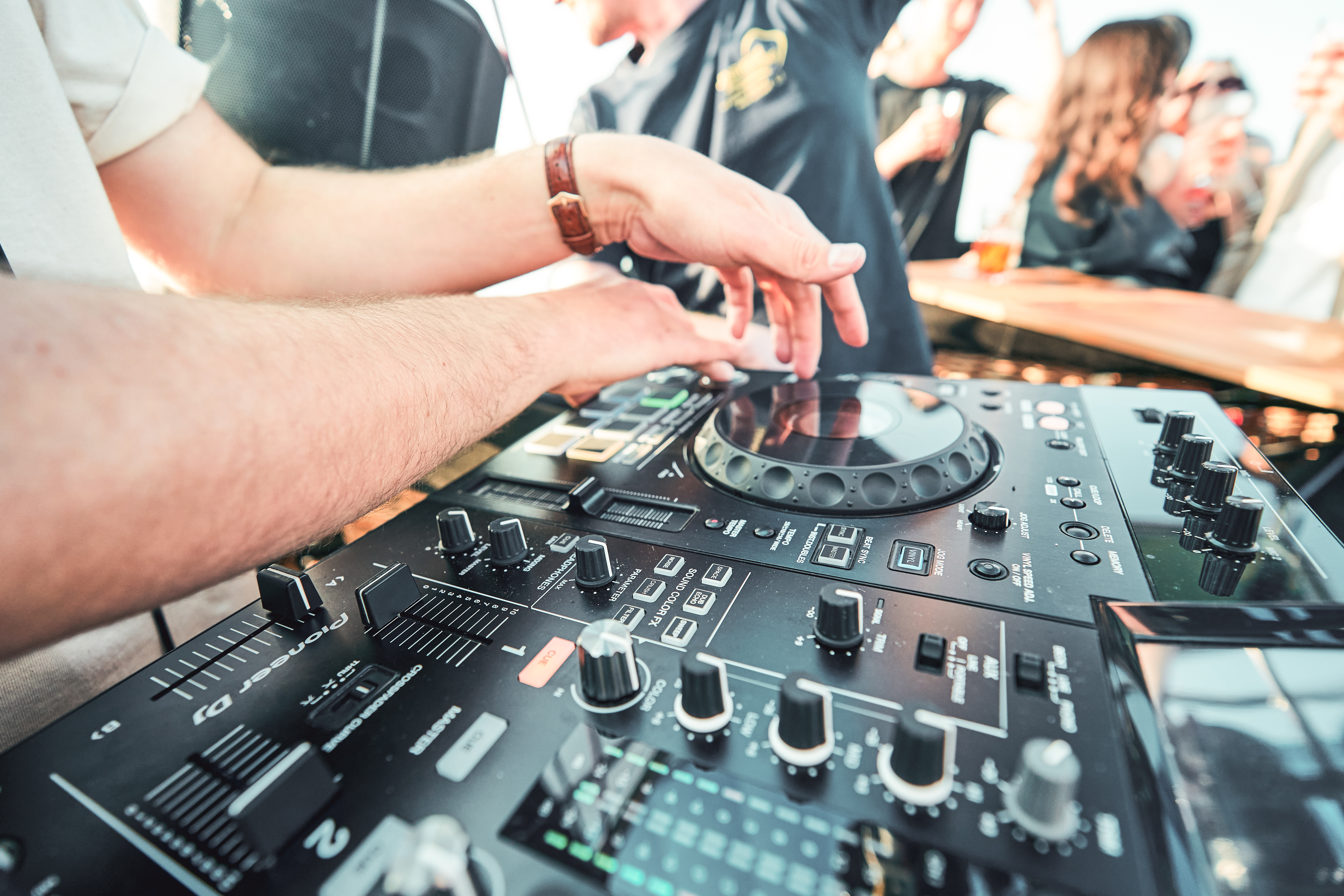 DJ im Ballon - Party auf 1000 Metern (14 Personen) in Ulm