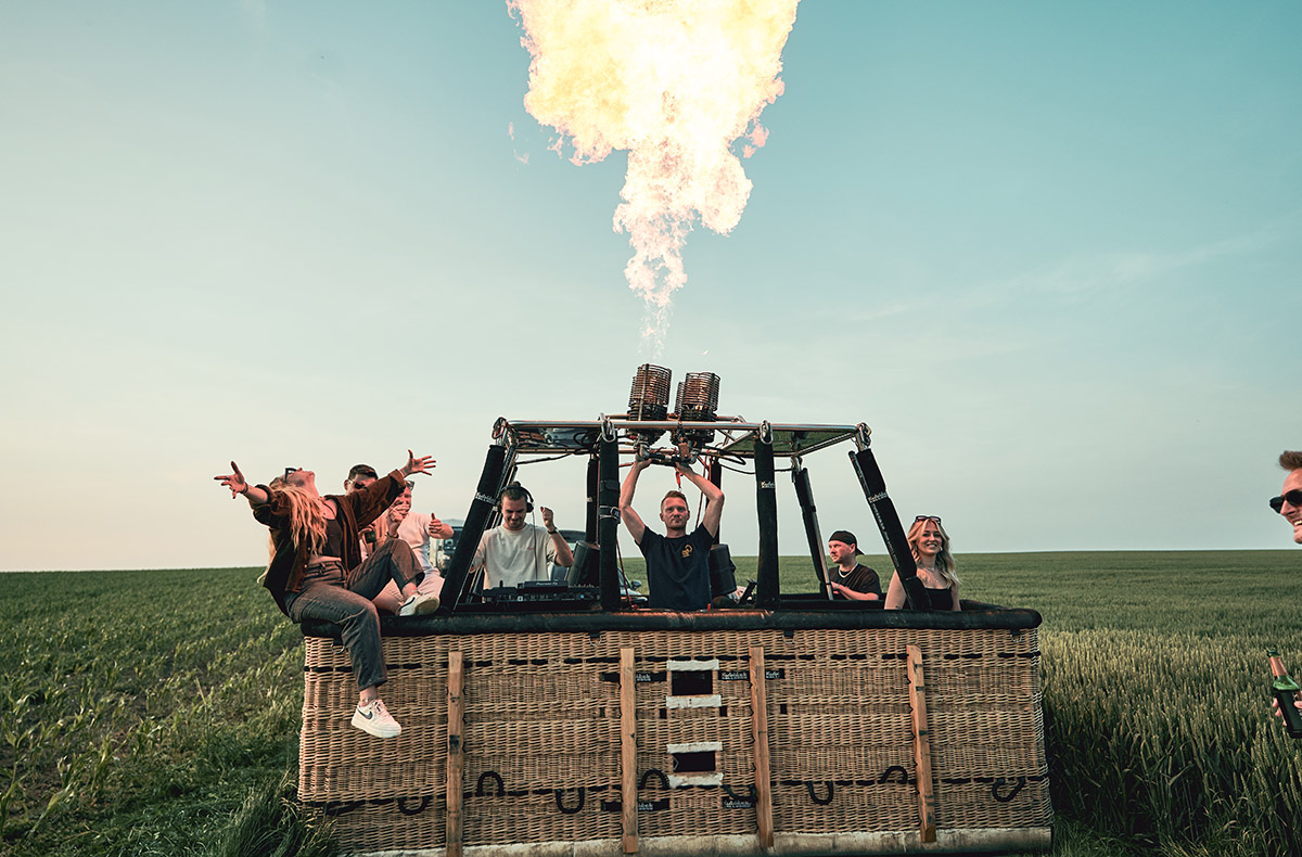DJ im Ballon - Party auf 1000 Metern (14 Personen) in Ulm