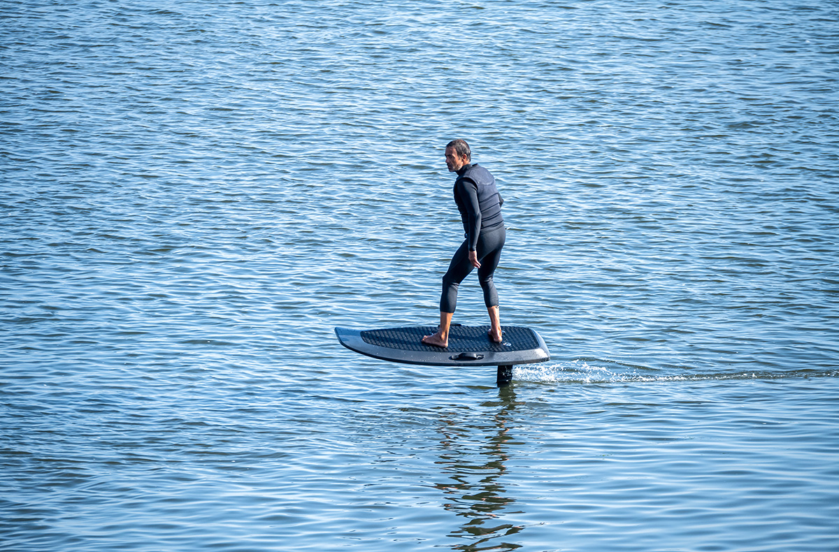 E-Foiling (2 Std.) - Wellen und Wind? Mit dem E-Foil geht´s auch ohne! in Hamburg,Kiel,Berlin