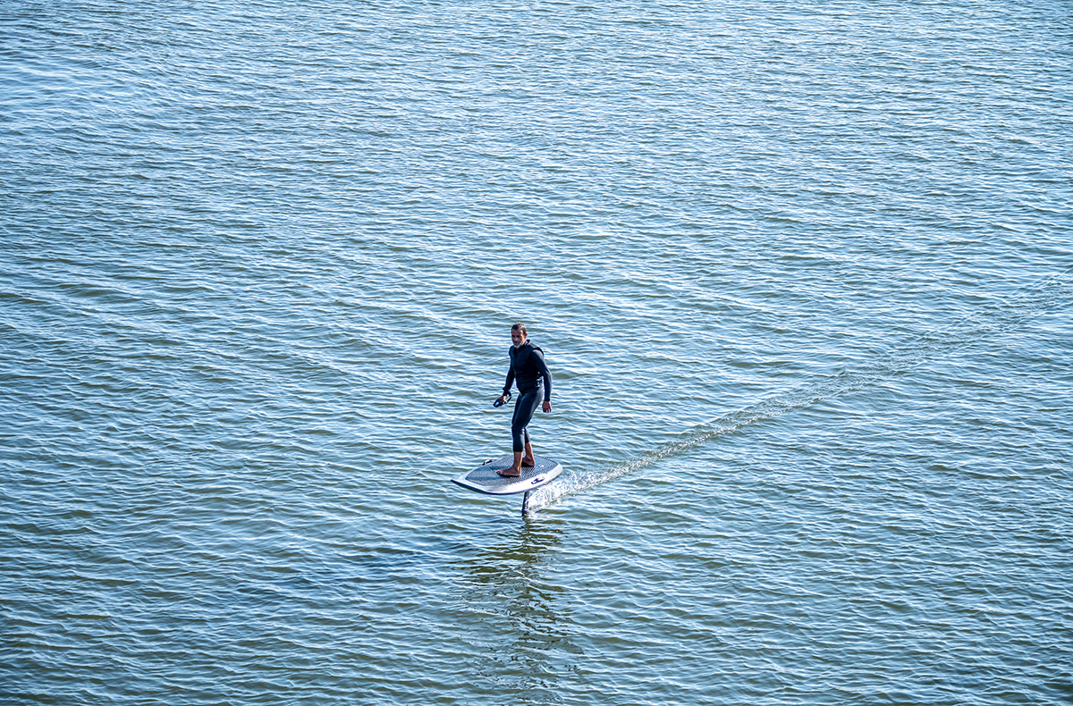 E-Foiling (2 Std.) - Wellen und Wind? Mit dem E-Foil geht´s auch ohne! in Hamburg,Kiel,Berlin