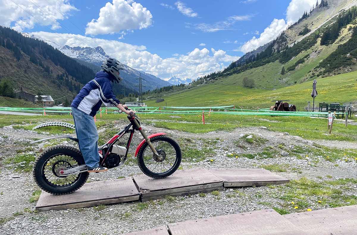 E-Trial fahren Stuben am Arlberg (20 Min.) E-Trial fahren Stuben am Arlberg (20 Min.)