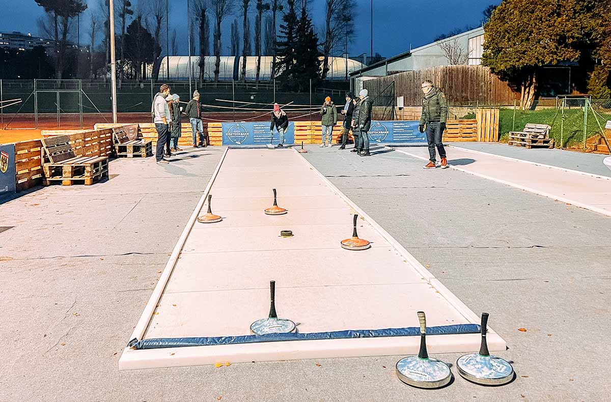 Eisstockschießen für bis zu 8 Personen Wien