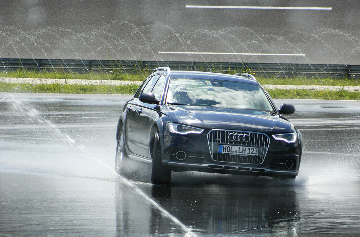 Fahrsicherheitstraining Bad Driburg Basis (7 Std.) Fahrsicherheitstraining Bad Driburg Basis (7 Std.)