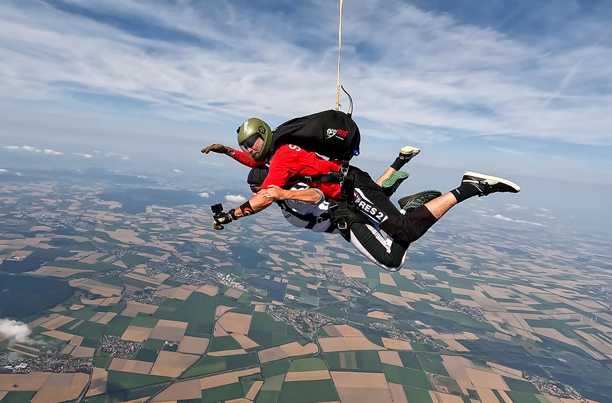 Fallschirm Tandemsprung Hildesheim Niede... Fallschirm Tandemsprung Hildesheim Niede...