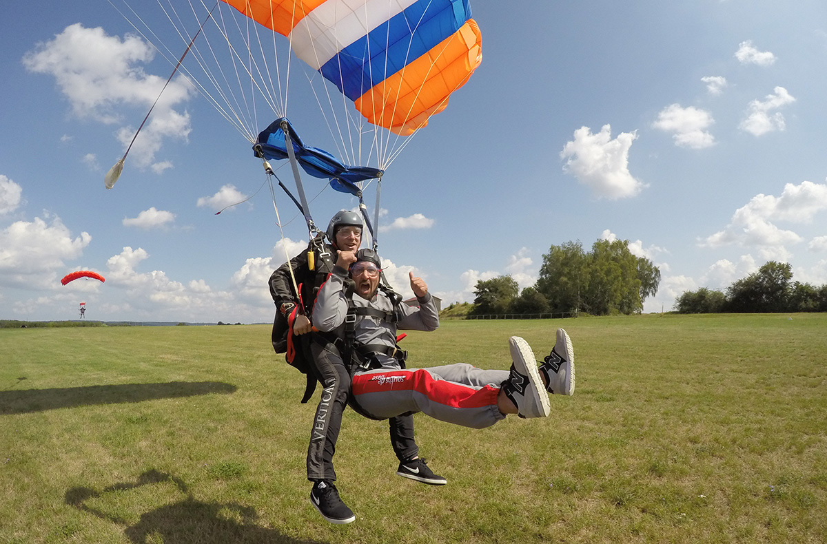 Fallschirm Tandemsprung Schlierstadt in ...