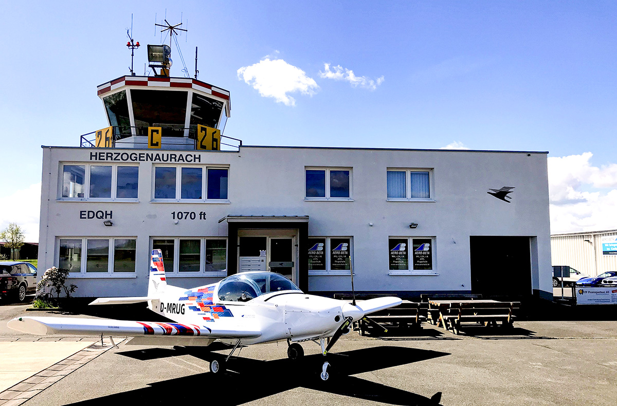 Flugzeug fliegen Crashkurs Herzogenaurach (45 Min.) Flugzeug fliegen Crashkurs Herzogenaurach (45 Min.)
