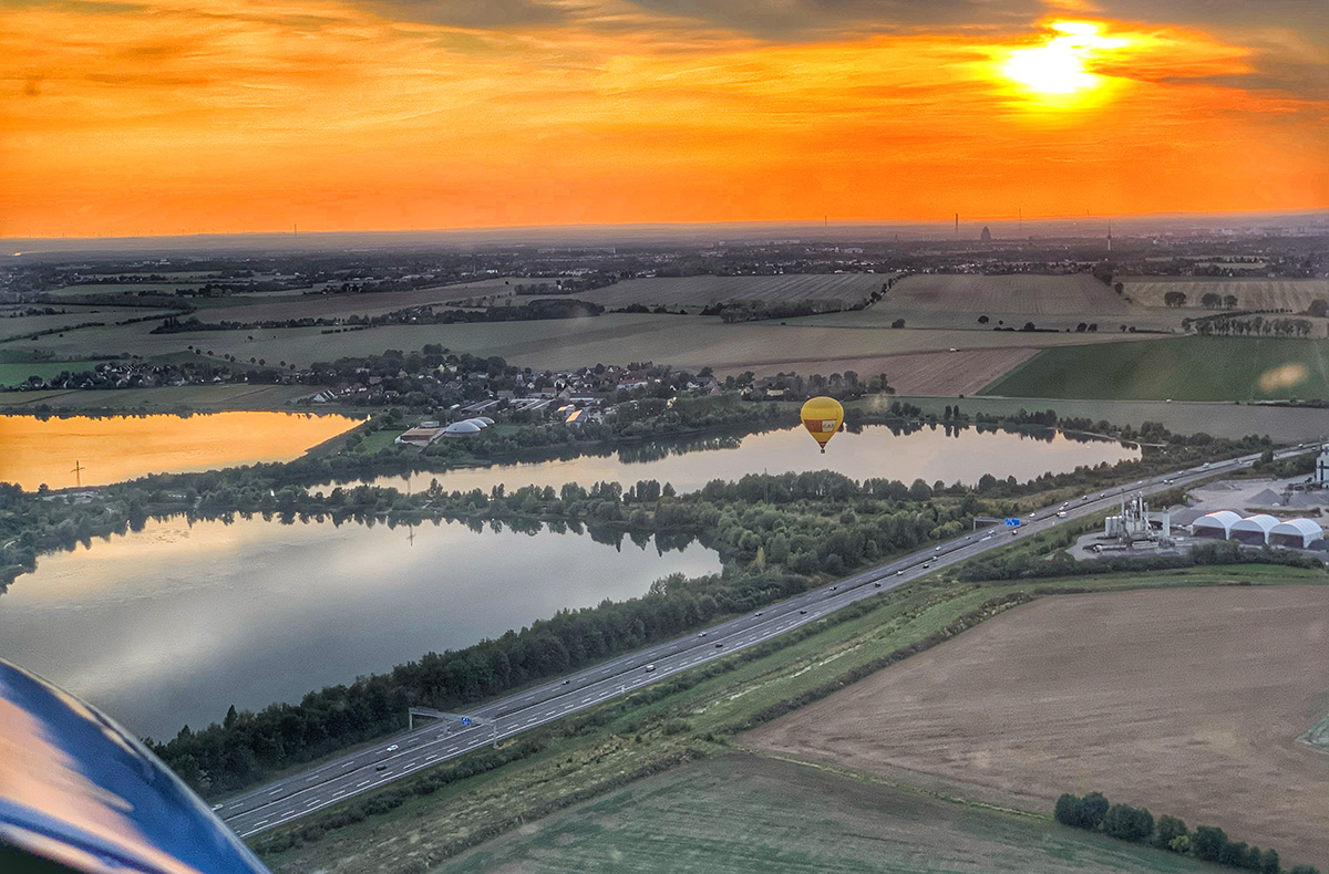 Flugzeug Rundflug Taucha (Sunset) Sachse... Flugzeug Rundflug Taucha (Sunset) Sachse...