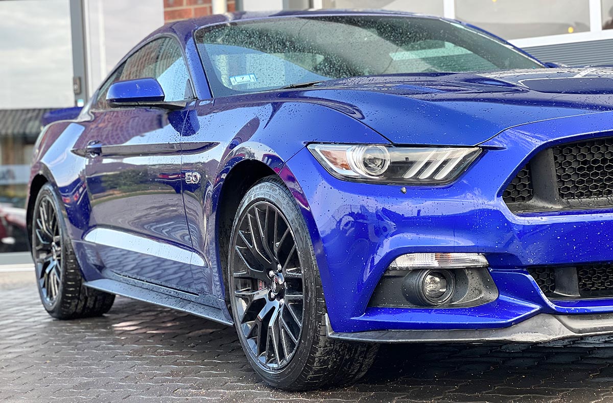 Ford Mustang fahren Wismar (7 Std.) Ford Mustang fahren Wismar (7 Std.)