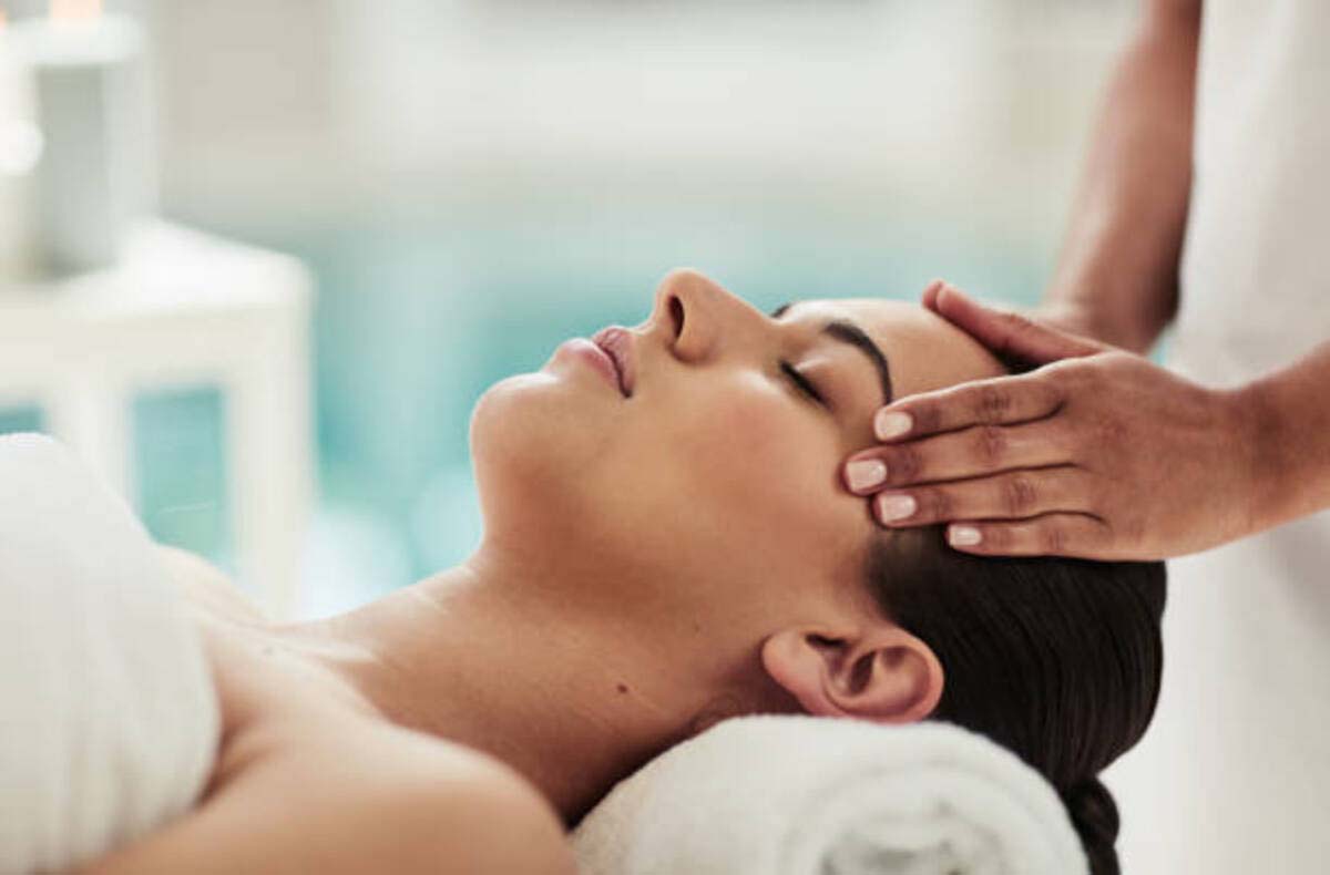 Fruchtsäurepeeling Düsseldorf - Beauty Behandlung Düsseldorf: Strahlende Haut garantiert Fruchtsäurepeeling Düsseldorf - Beauty Behandlung Düsseldorf: Strahlende Haut garantiert