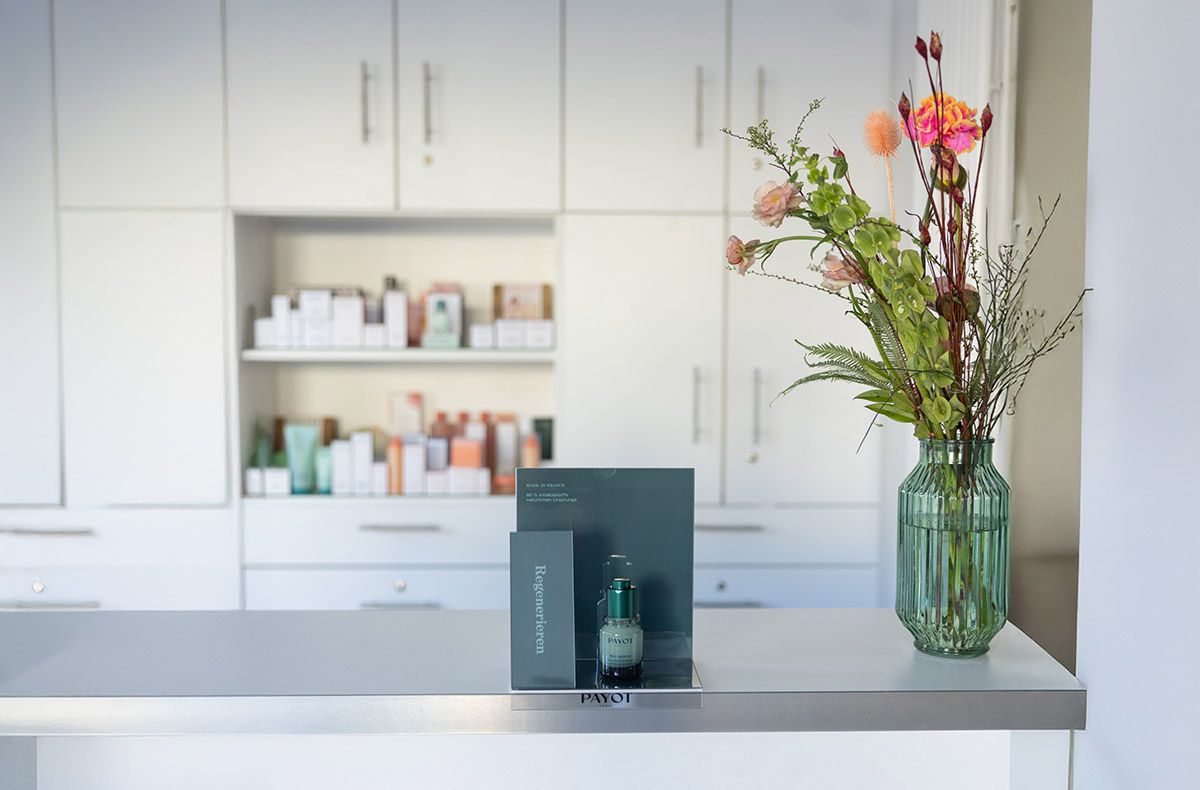 Gesichtsbehandlung Hamburg - Luxus für deine Haut – mitten in Hamburg Gesichtsbehandlung Hamburg - Luxus für deine Haut – mitten in Hamburg