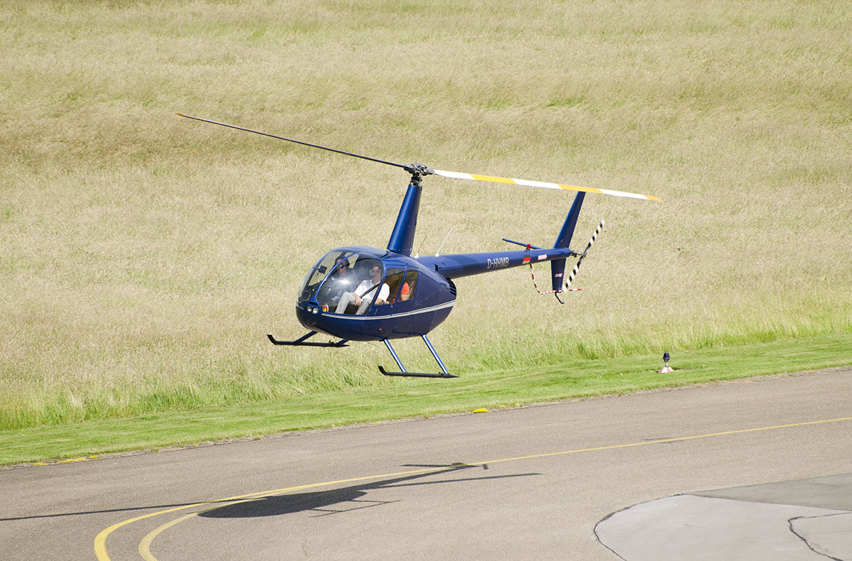 Hubschrauber selber fliegen Jesenwang (20 Min.) - Heb ab: Werde Pilot deines Abenteuers!