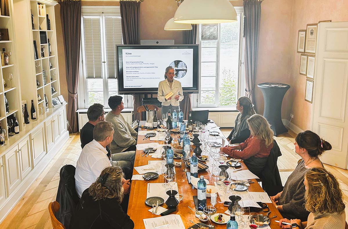 Käse und Weinseminar in der Villa Mumm ...