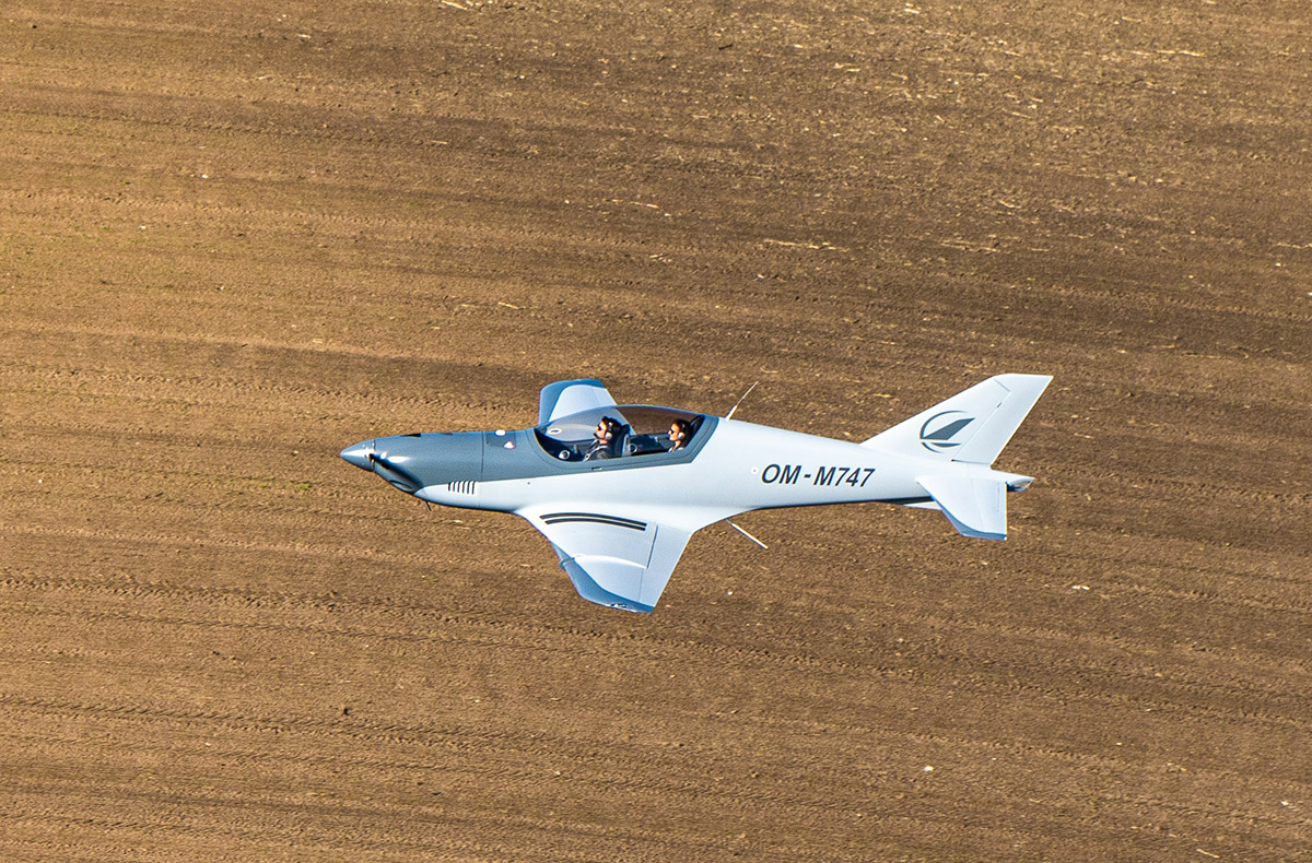 Jet-Trainer selber fliegen Lübeck (30 Min.) - Adrenalin über Lübeck selbst steuern Jet-Trainer selber fliegen Lübeck (30 Min.) - Adrenalin über Lübeck selbst steuern