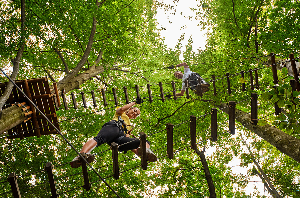 Kletterparcours im Waldseilgarten für 2 - Top Aufstiegschancen für eingespielte Paare in Kammerforst,Hennigsdorf,Beelitz,Schotten,Strausberg,Krems i und weitere Orte!