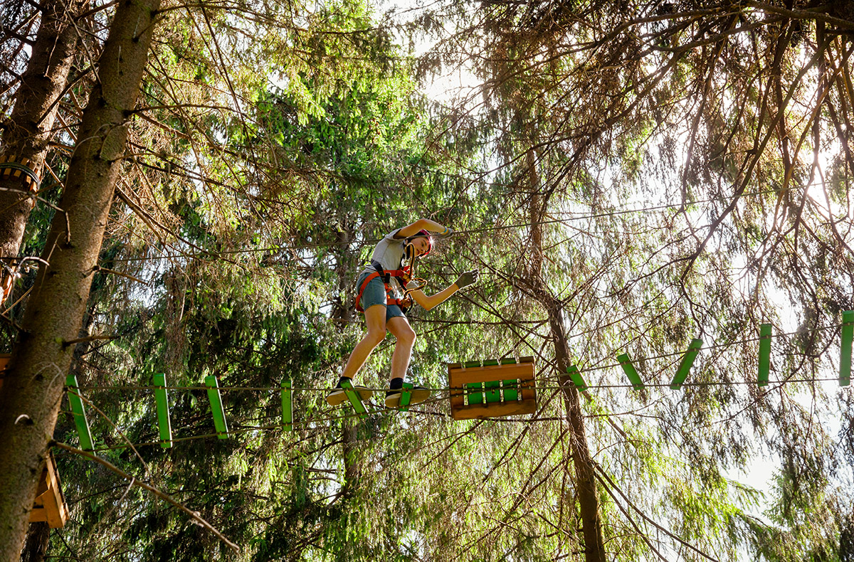 Kletterparcours im Waldseilgarten für 2 – Top Aufstiegschancen für eingespielte Paare in Kammerforst,Hennigsdorf,Beelitz,Schotten,Strausberg,Krems i und weitere Orte!
