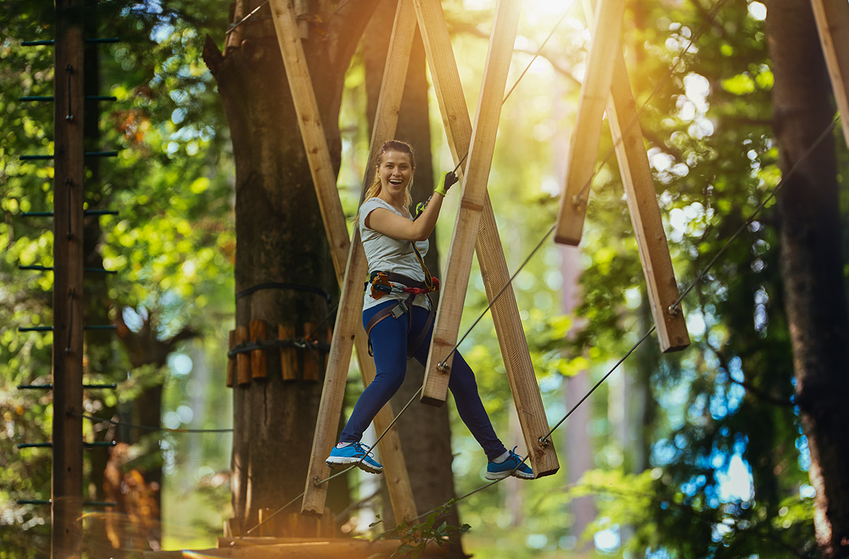 Kletterparcours im Waldseilgarten für 2 - Top Aufstiegschancen für eingespielte Paare in Kammerforst,Hennigsdorf,Beelitz,Schotten,Strausberg,Krems i und weitere Orte!